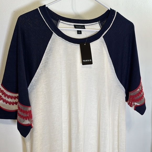 Torrid Women's Navy and Ivory Top - Picture 4 of 4